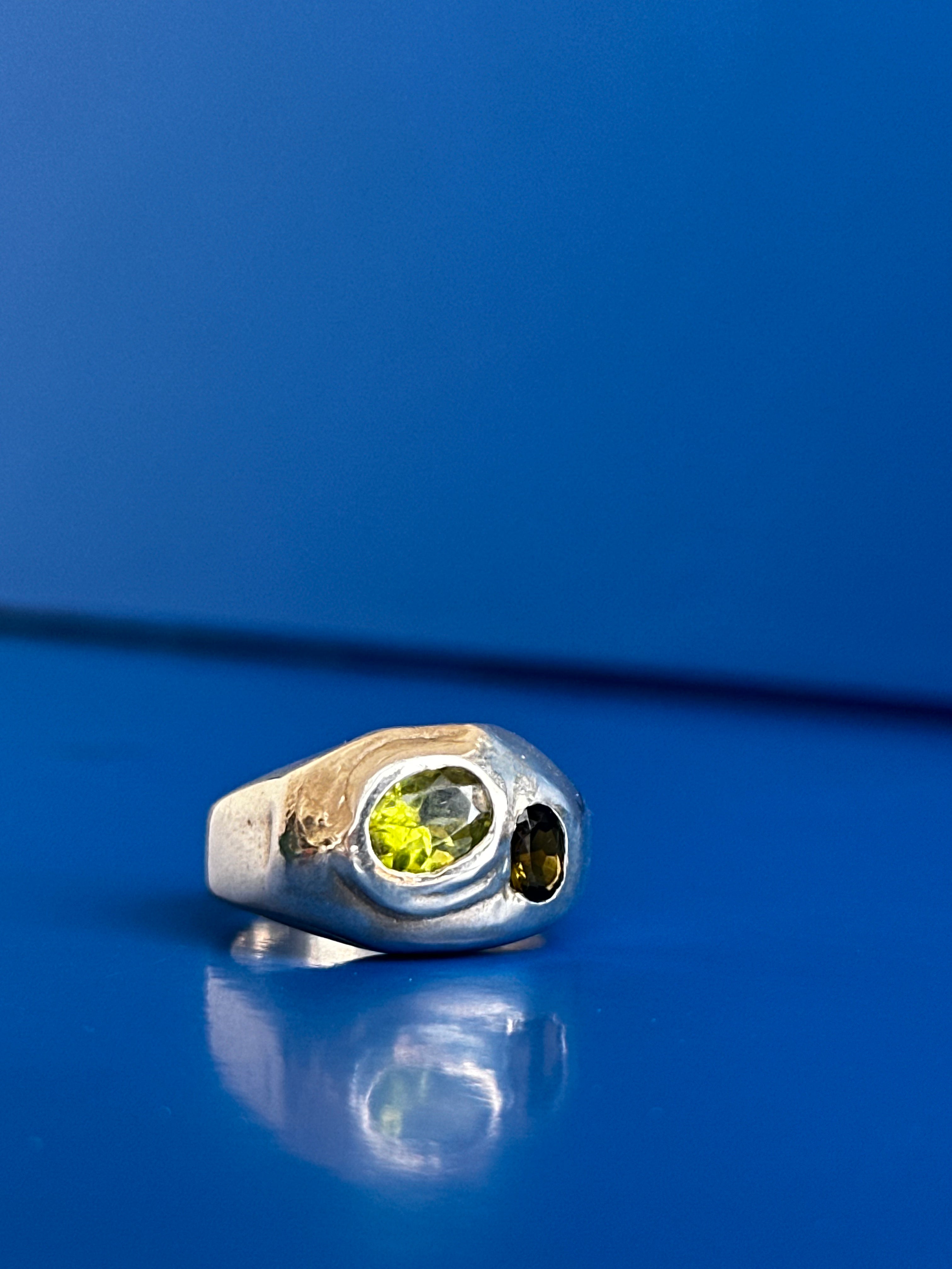 MC.012 / Melted city ring collection / Peridoto e Olivina