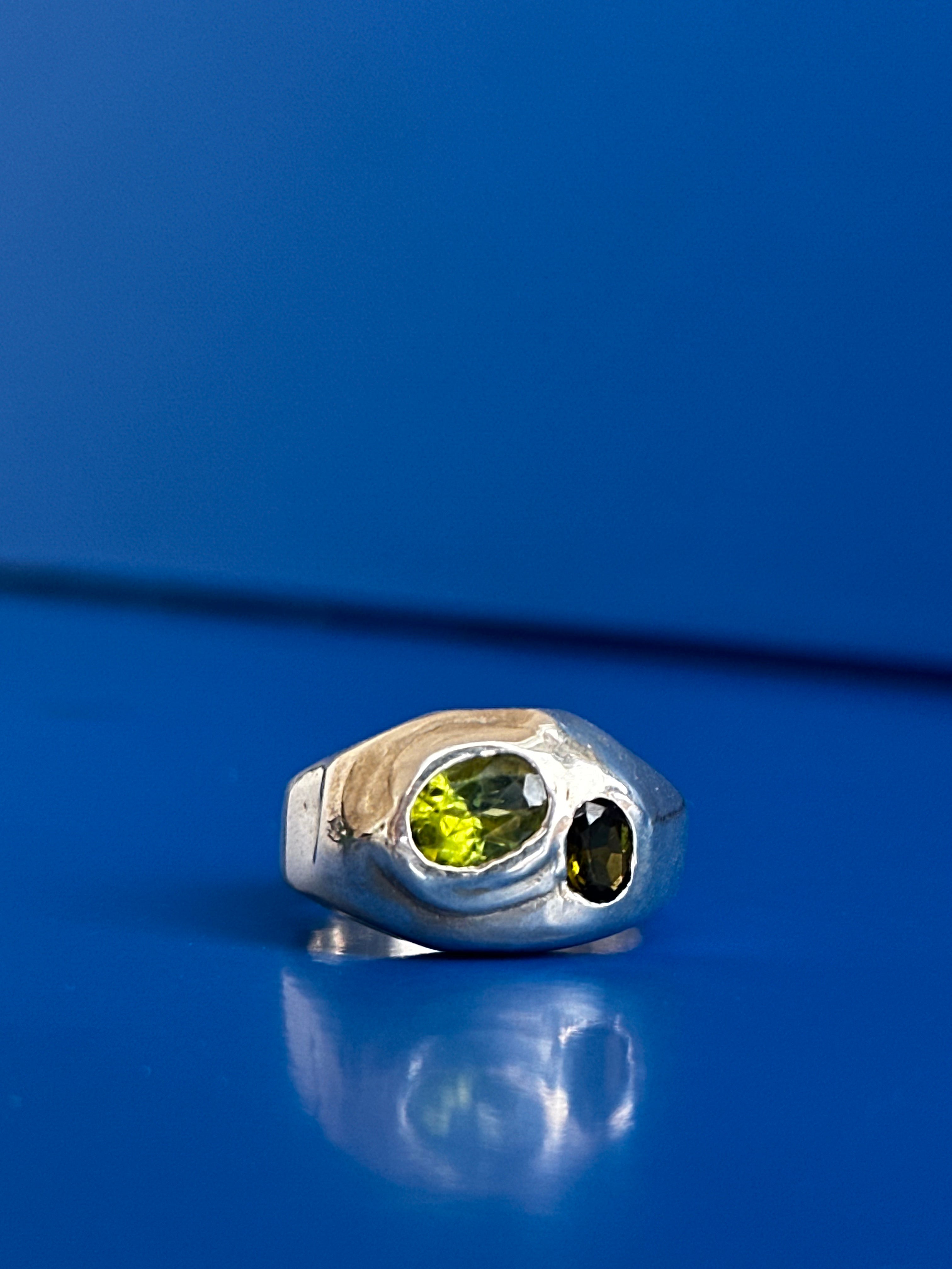 MC.012 / Melted city ring collection / Peridoto e Olivina