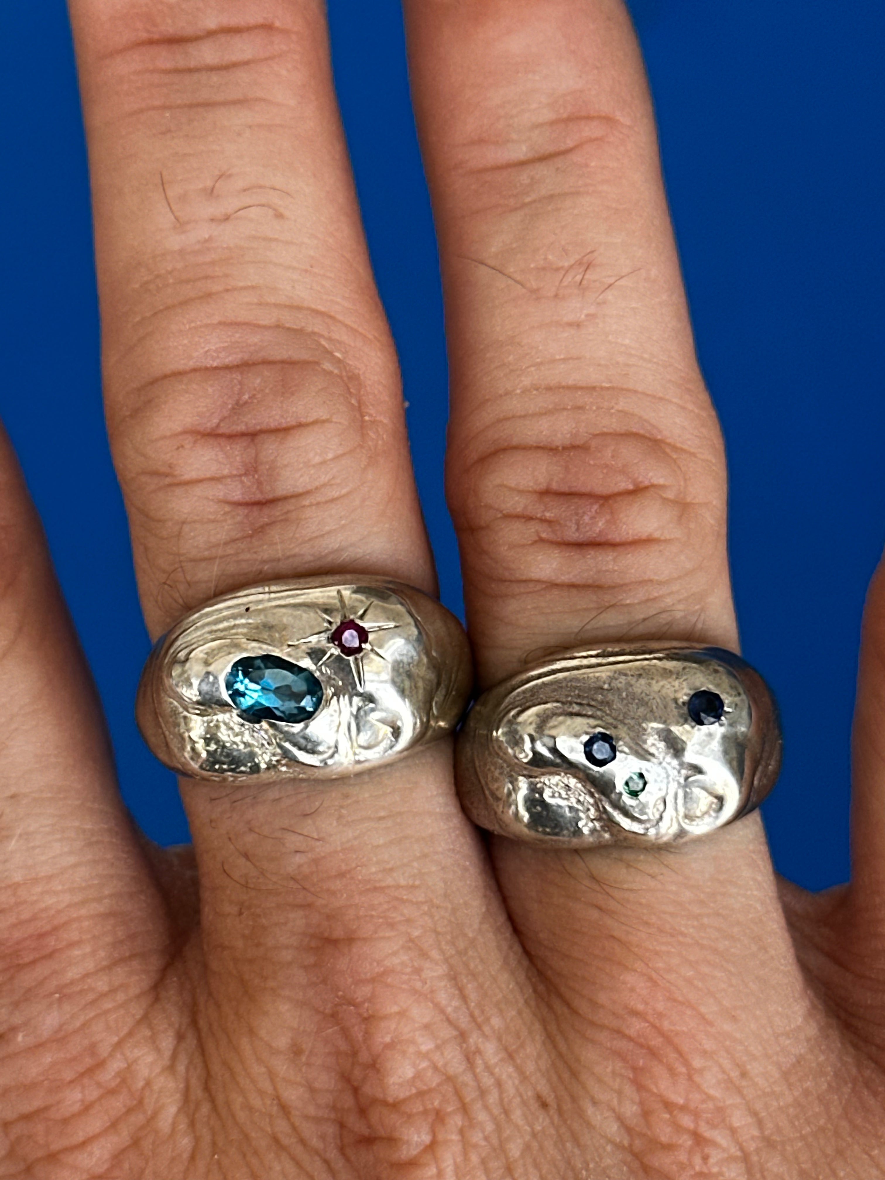MC.016 / Melted city ring collection / Esmeralda e Safiras.