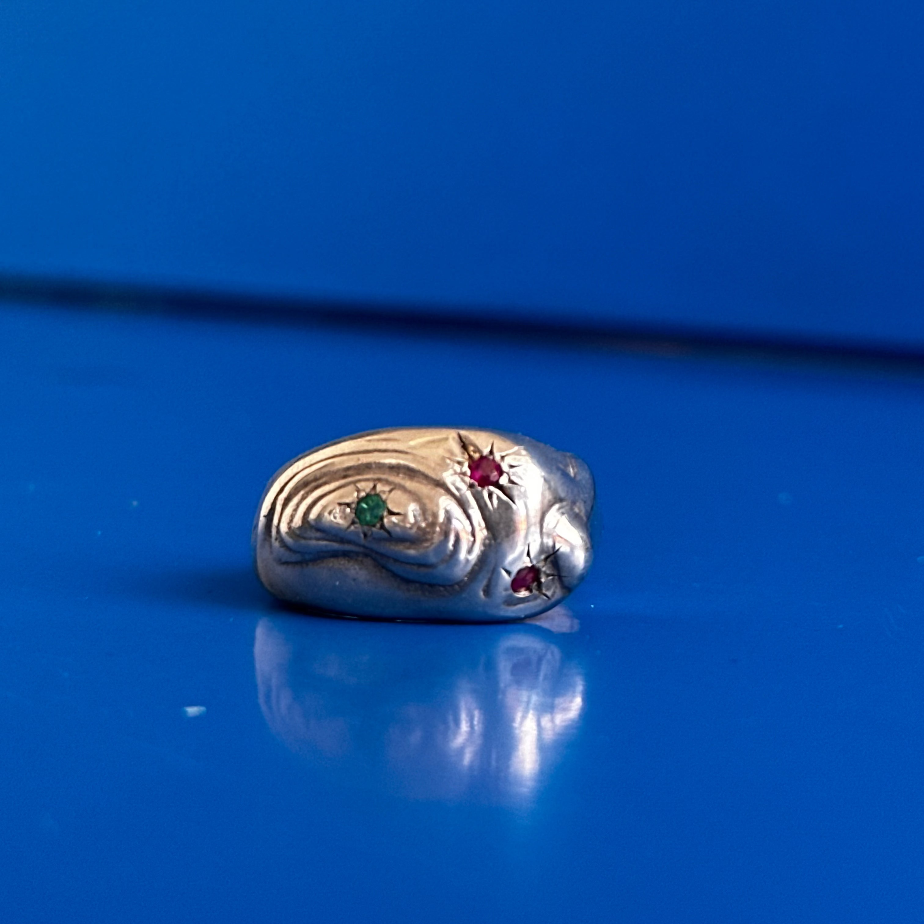 MC.010 / Melted city ring collection / Esmeralda e Rubis.