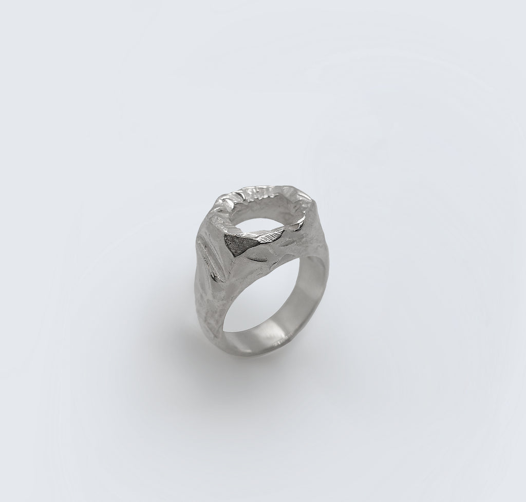 FR.011 / Fragmentary ring collection